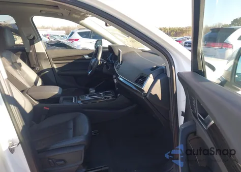 2018 Audi Q5 2.0T Premium/2.0T Tech Premium z USA, uszkodzony, nr VIN WA1ANAFY7J2044232